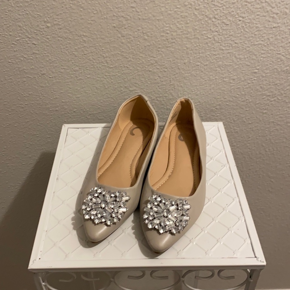 Journee Collection Renzo Flat